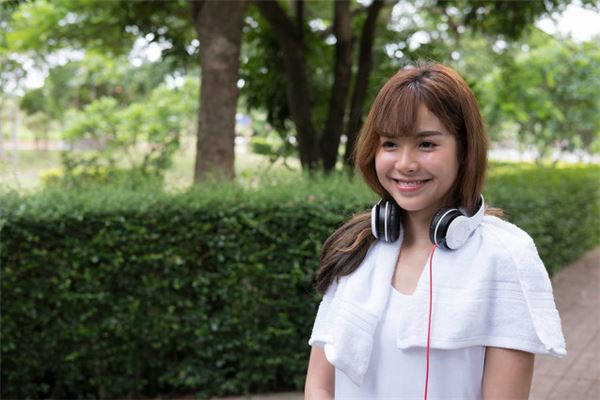 智齿一上一下有什么寓意(长智齿是不是运势变好)插图