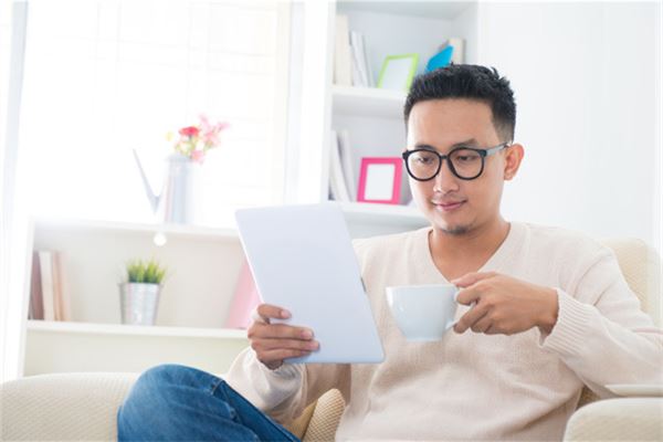 头发特别黄细软代表什么(为什么有的人天生头发就是黄的)插图