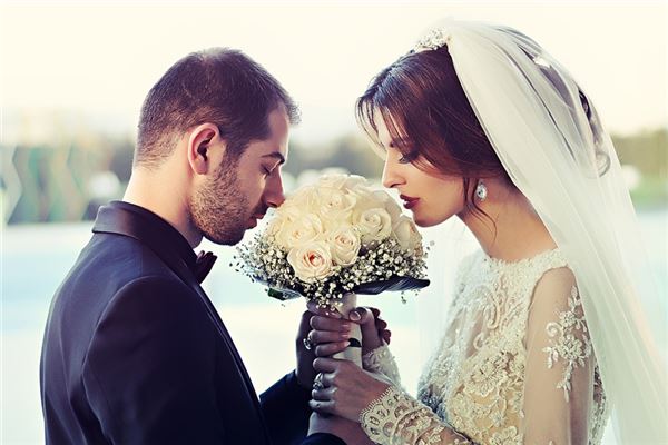 2022年7月适合订婚的日子有哪些(2022年7月最旺的订婚黄历好日子)插图