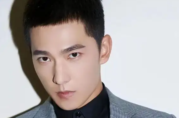 水瓶男很喜欢你的表现(水瓶座男喜欢你的6个表现)插图