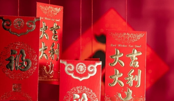 过年的时候挂灯笼寓意是什么(过年挂灯笼的讲究和由来及寓意)插图