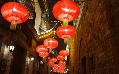 两耳贴脑对面不见双耳 双耳贴脑出身高贵能力强插图