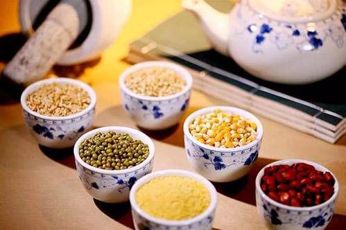 八字不见财星的人怎么样去求财 八字无财走大运财运插图