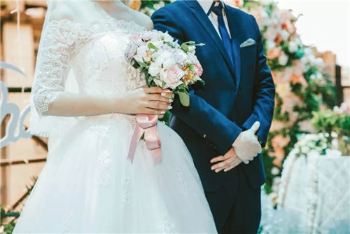 女人梦见自己结婚是好事坏事？插图1
