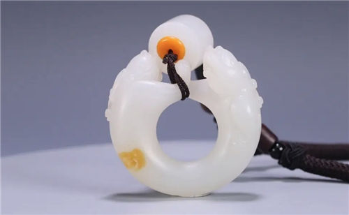 玉饰佩戴的有什么讲究_玉饰品禁忌介绍_玉饰品五行属什么插图1