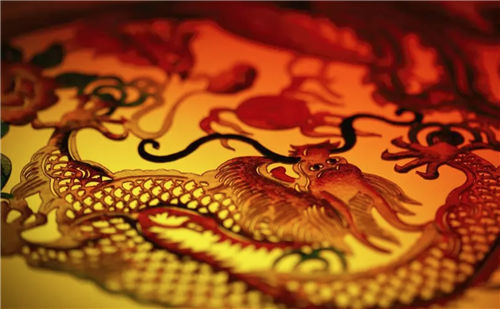 属龙本命年吉祥物有什么：貔貅、红绳和转运珠插图1