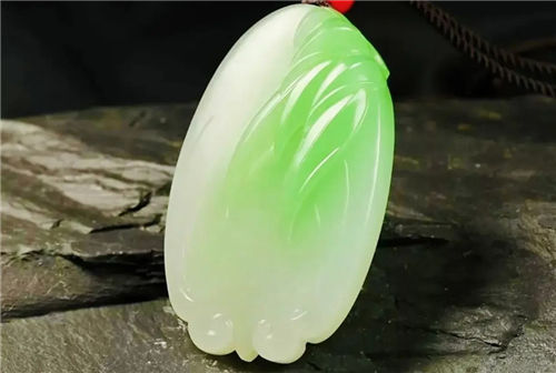 玉饰佩戴的有什么讲究_玉饰品禁忌介绍_玉饰品五行属什么插图2