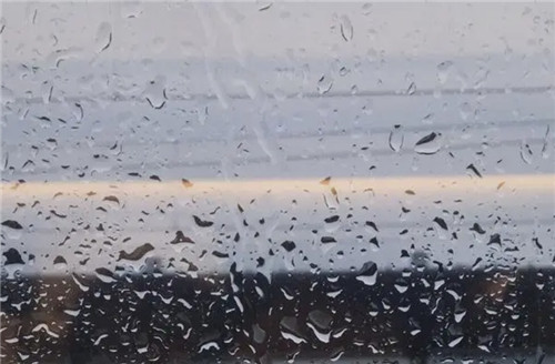 见面下雨是注定无缘吗 见面下雨什么意思插图